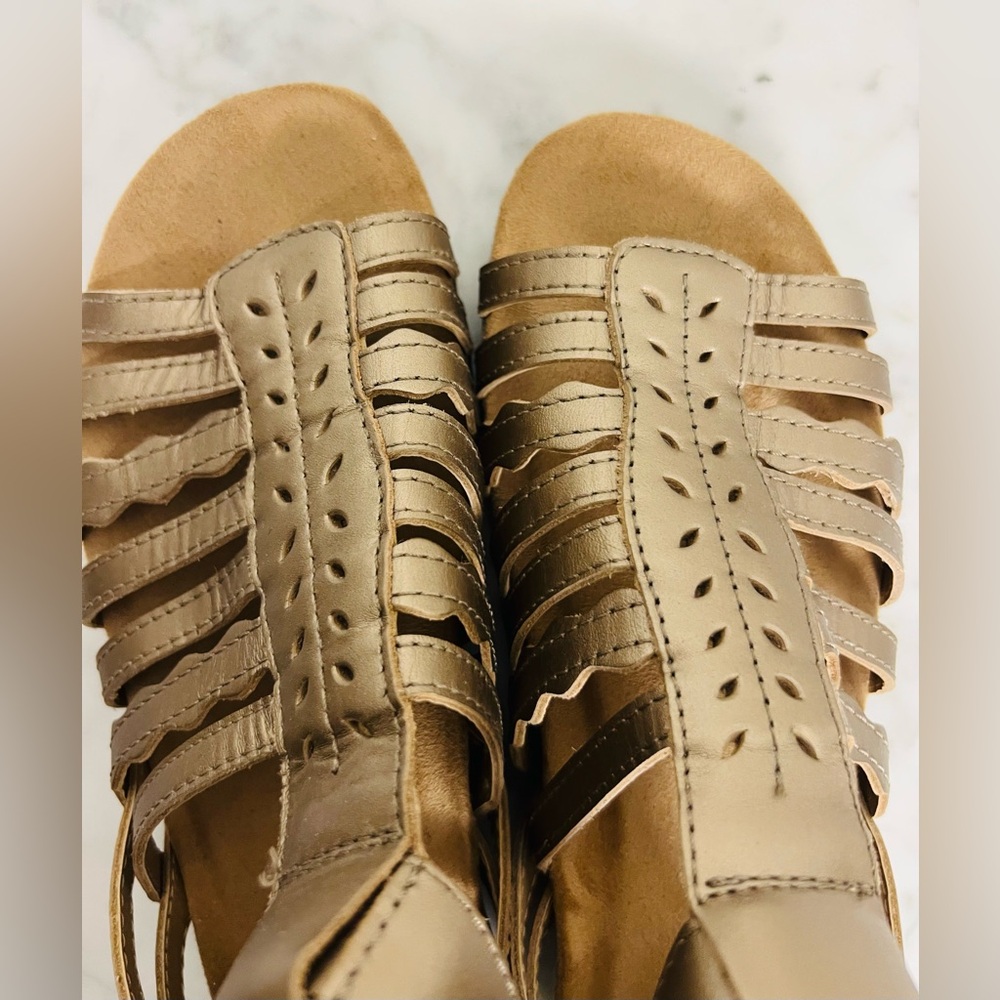 Earth Origins Bevvy Gladiator Sandals – 8M Gold - Picture 13 of 16